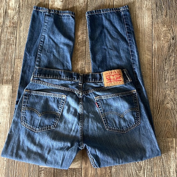 Levi’s Strauss & Co, Men Jeans style 505. 32-32 - Picture 2 of 9
